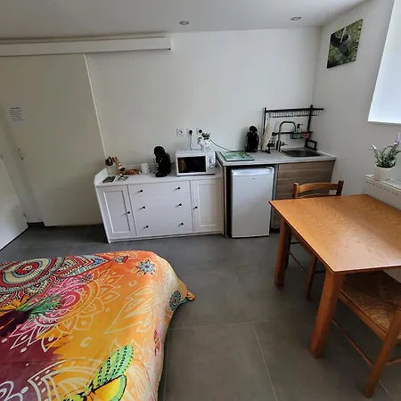Alpagas Du Domaine Mael Bed and breakfast